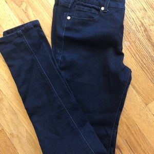 Blue skinny jeans with stretch